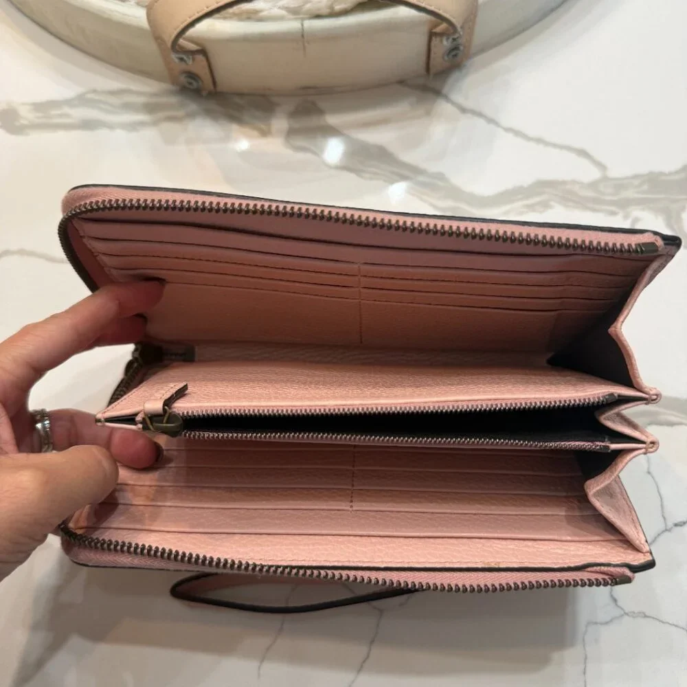 Gucci Blind for Love Wristlet - Certificate of authenticity ( COA) included - Picture 11 of 13